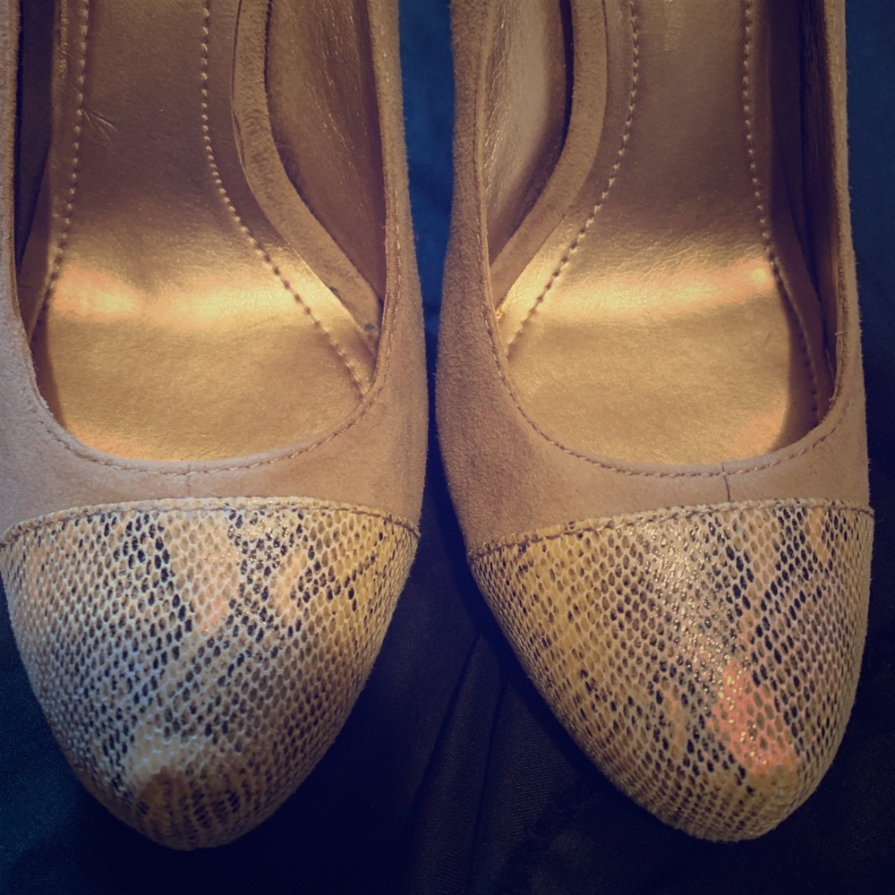 BCBG Platform shoes